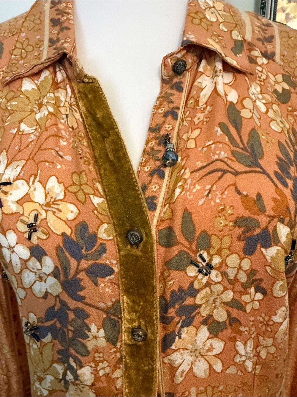 Floral Button-Front Tunic in Rust and Olive - Picture 2 of 7